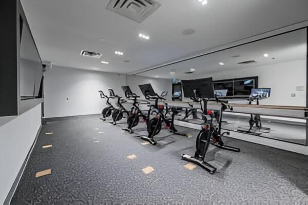Newly Built Condo With Amazing Views Китченер Экстерьер фото