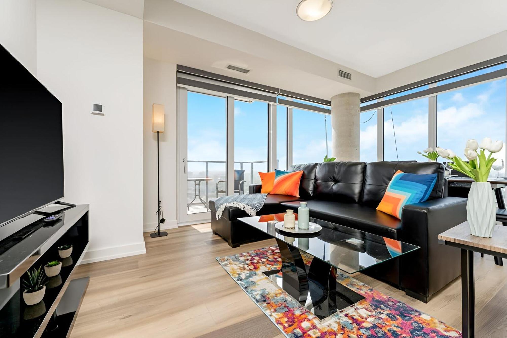 Newly Built Condo With Amazing Views Китченер Экстерьер фото