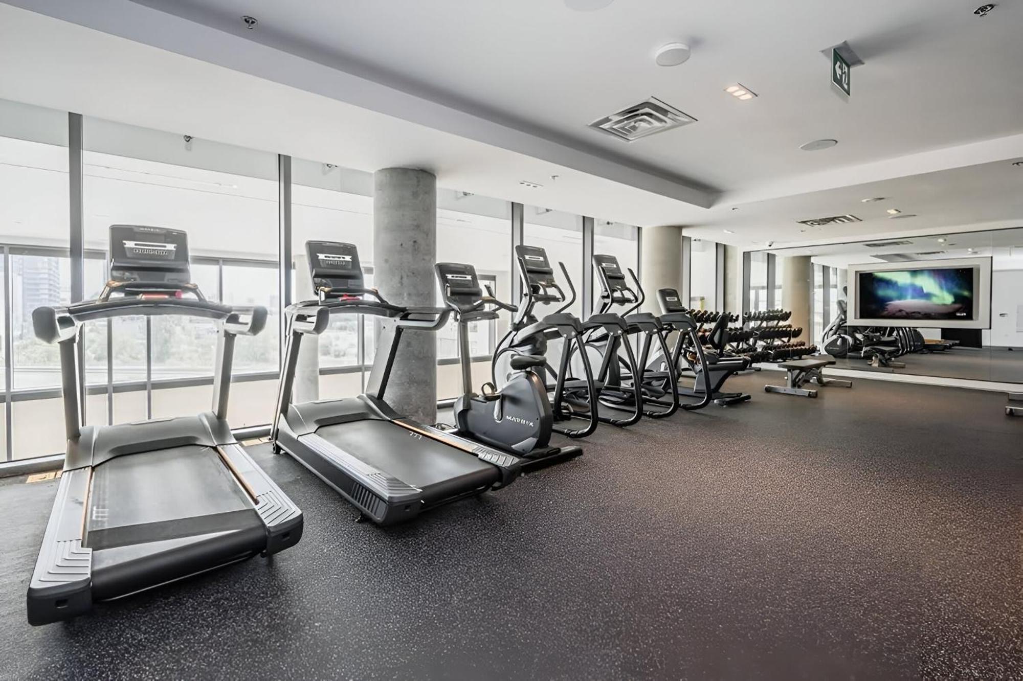 Newly Built Condo With Amazing Views Китченер Экстерьер фото